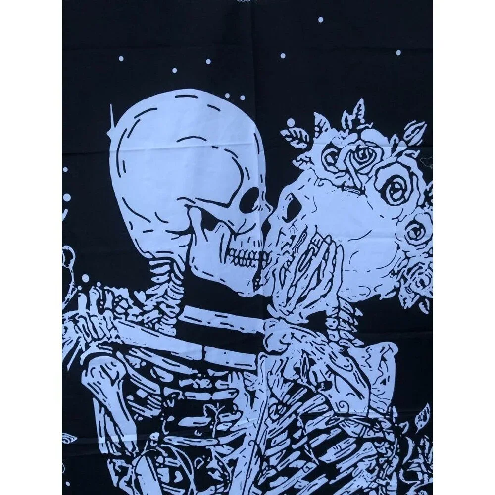 Skulls Kissing Tapestry Skeletons Couple Wall Hanging tapestry